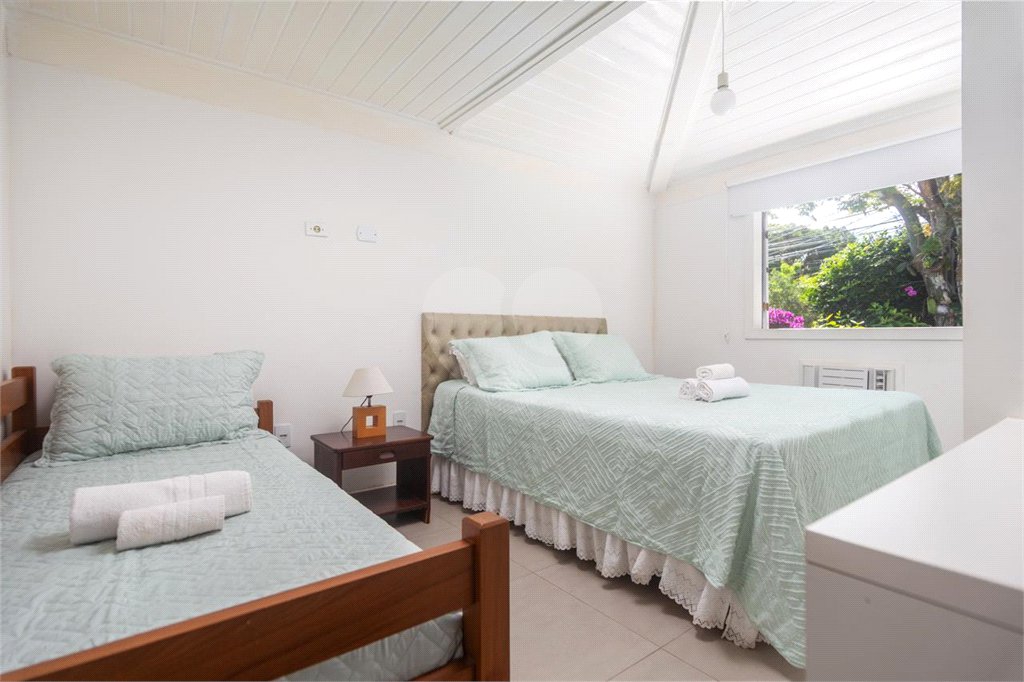 Casa à venda com 5 quartos, sendo 3 suítes, em Geribá, Armação dos Búzios, RJ