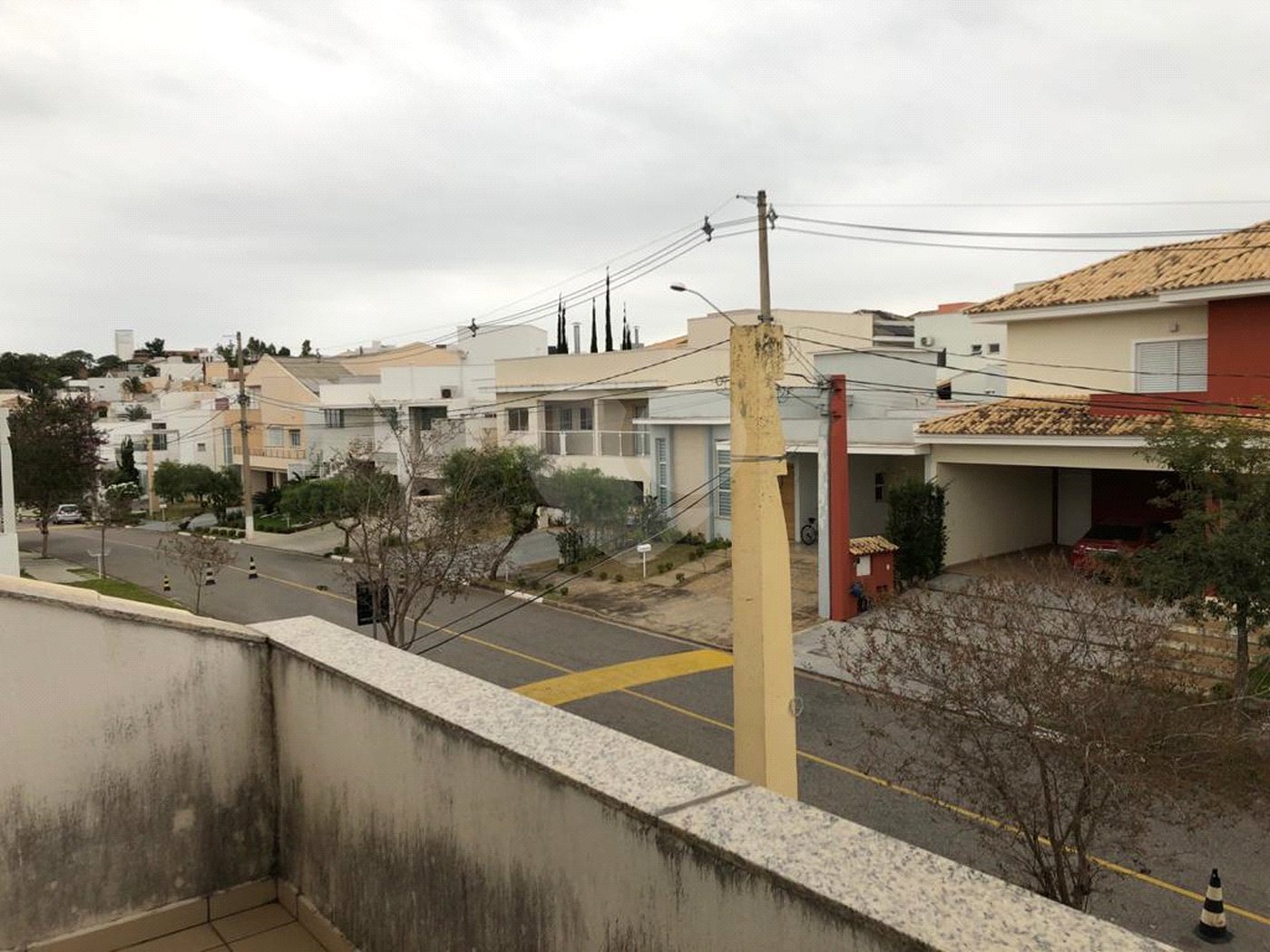 Casa à venda com 3 suítes no condomínio Aldeia da Mata, Votorantim - SP