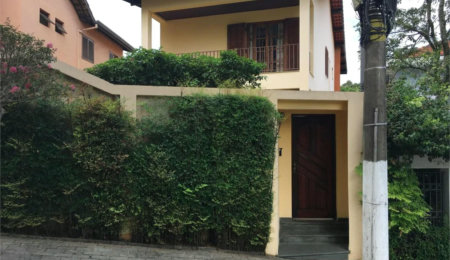 Casa à venda com 4 quartos, sendo 2 suítes,  em Vila Suzana, São Paulo, SP