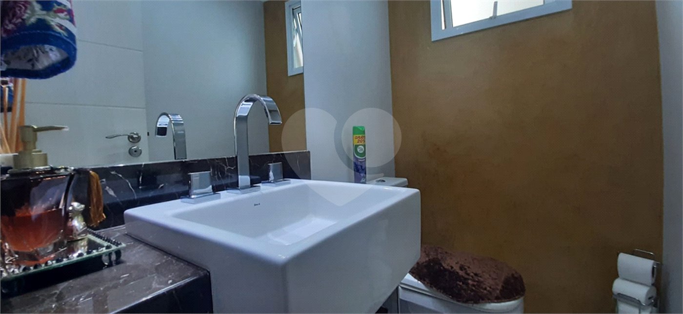 Casa à venda com 4 quartos, sendo 2 suítes, no condomínio Florada da Serra, São Paulo - SP