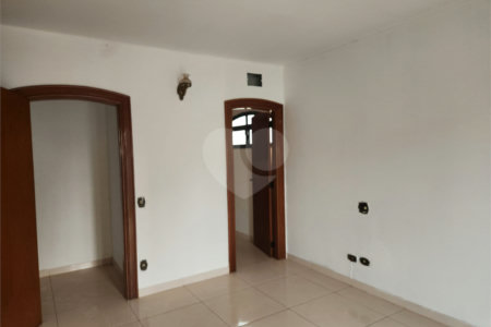 Sobrado à venda ou para alugar com 4 quartos, sendo 2 suítes, no Centro, Araraquara, SP