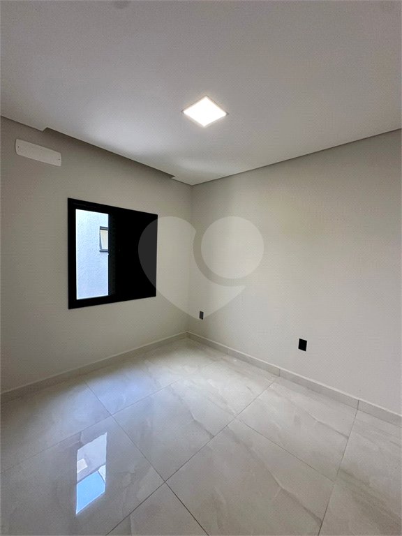Casa à venda com 3 quartos, sendo 1 suíte, no condomínio Horto Florestal Villagio, Sorocaba - SP