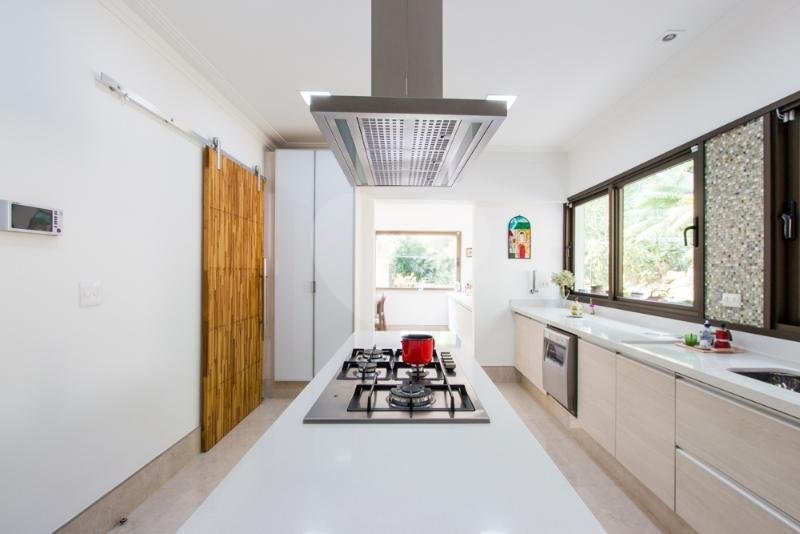 Casa Térrea à venda com 5 suítes em Jardim Marajoara, São Paulo, SP