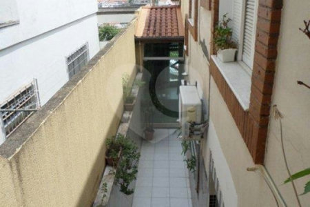 Casa à venda com 5 quartos, sendo 2 suítes,  em Vila Gustavo, São Paulo, SP