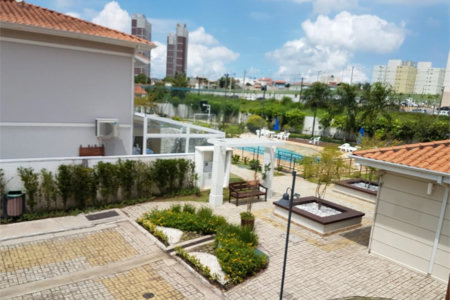 Casa à venda com 3 quartos, sendo 1 suíte, no condomínio Villa das Flores, Mogi das Cruzes - SP