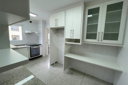 Apartamento à venda ou para alugar com 3 suítes em Vila Suzana, São Paulo, SP