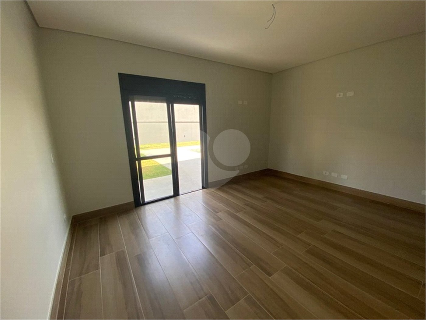 Casa à venda com 3 suítes no condomínio Shambala II, Atibaia - SP