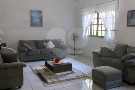 Casa à venda com 4 quartos, sendo 3 suítes,  em Vila Áurea, Poá, SP