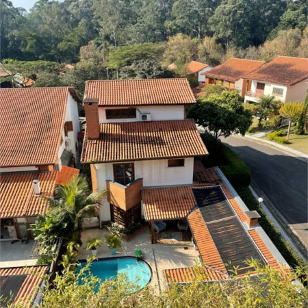 Casa à venda com 4 quartos, sendo 2 suítes, no condomínio Residencial Ypê Branco II, São Paulo - SP