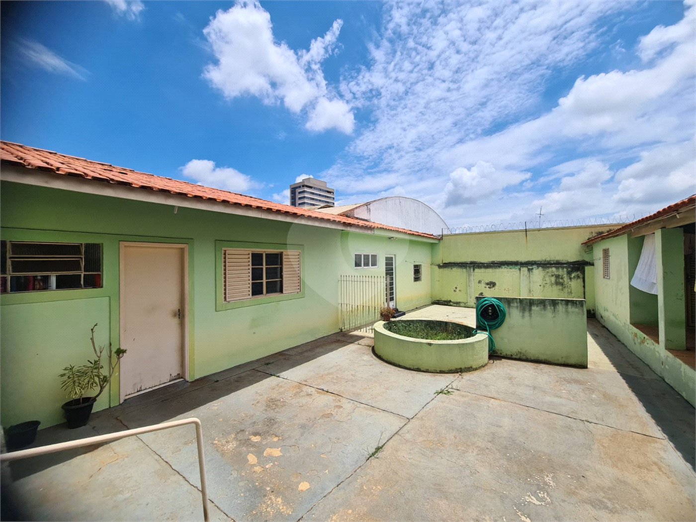 Sala à venda com 2 quartos, sendo 1 suíte,  no Centro, Itapetininga, SP