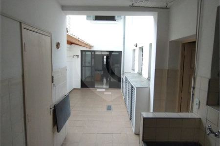Casa à venda com 4 quartos, sendo 1 suíte, em Vila Mariana, São Paulo, SP