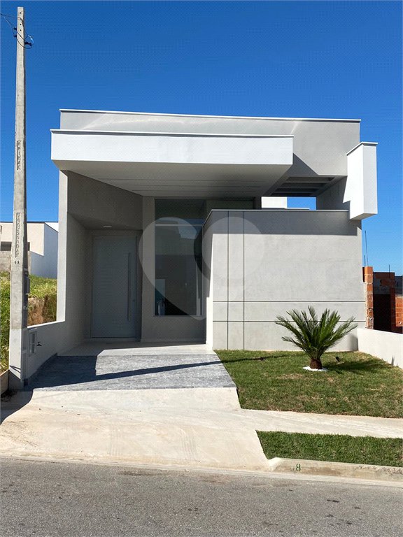 Casa à venda com 3 quartos, sendo 1 suíte, no condomínio Horto Florestal Villagio, Sorocaba - SP