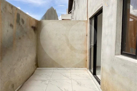 Casa à venda com 3 quartos, sendo 1 suíte, no condomínio Miguel Comitre, Poá - SP