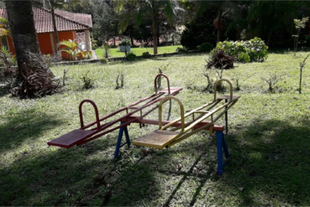 Chácara à venda com 8 quartos, sendo 3 suítes, no Centro, Toledo, MG