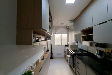 Apartamento à venda com 3 quartos, sendo 1 suíte,  em Jardim das Vertentes, São Paulo, SP