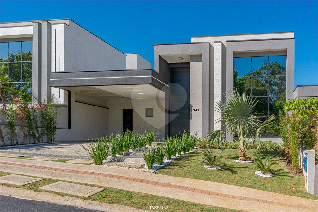 Casa à venda com 3 quartos, sendo 1 suíte, no condomínio Residencial London Park, Indaiatuba - SP