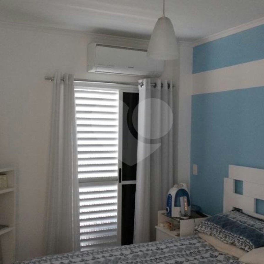 Casa à venda com 3 quartos, sendo 1 suíte, no condomínio Residencial Água Fria, São Paulo - SP