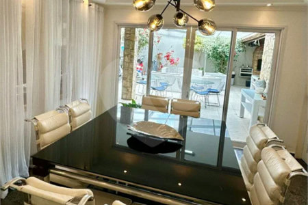 Casa de Alto Padrão à Venda no Parque dos Pássaros – 350 m²