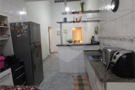 Casa Térrea à venda com 3 quartos em Jardim Santa Bárbara, Sorocaba, SP