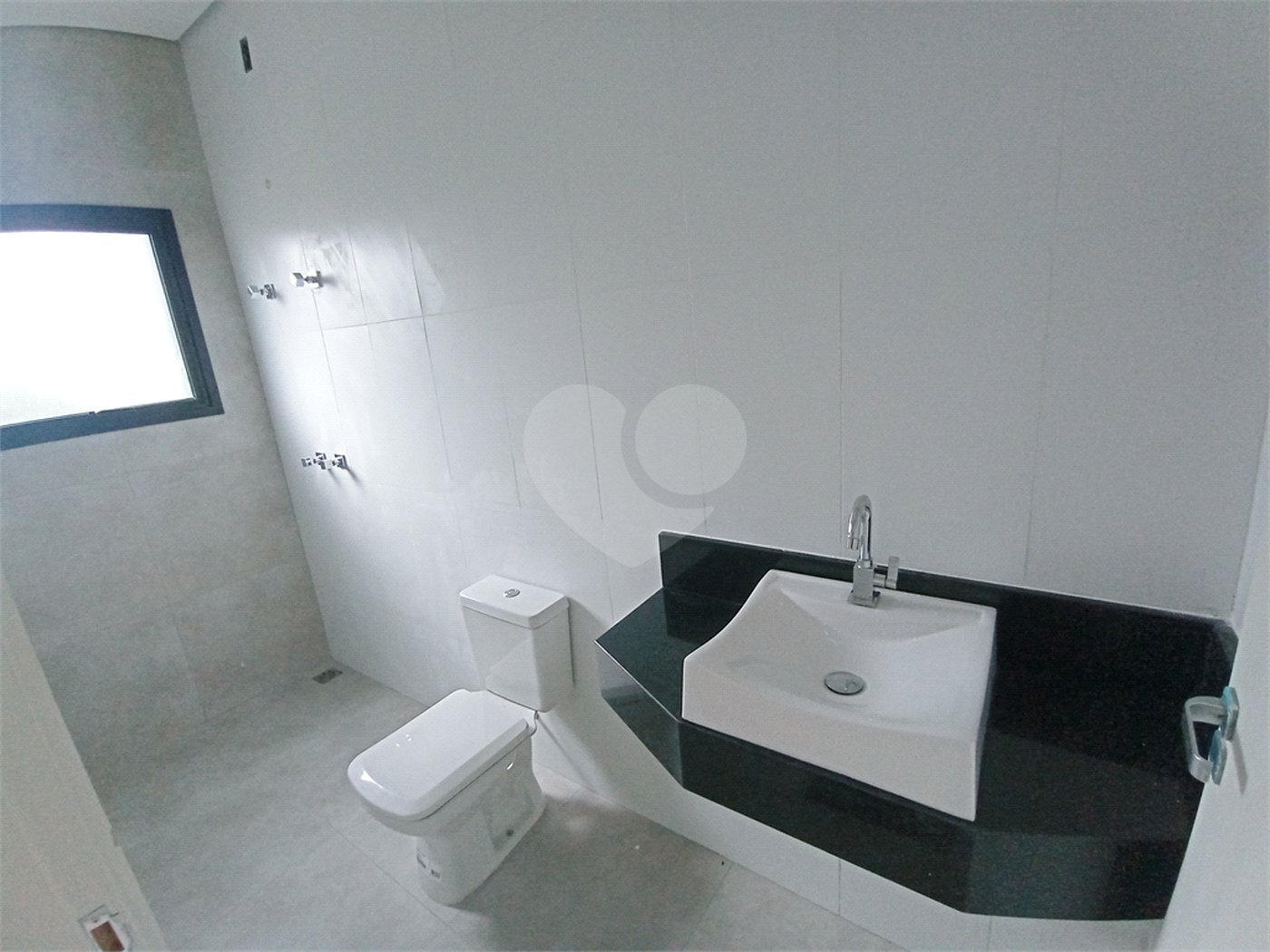 Casa à venda com 3 suítes no condomínio Reserva dos Jatobás, Louveira - SP