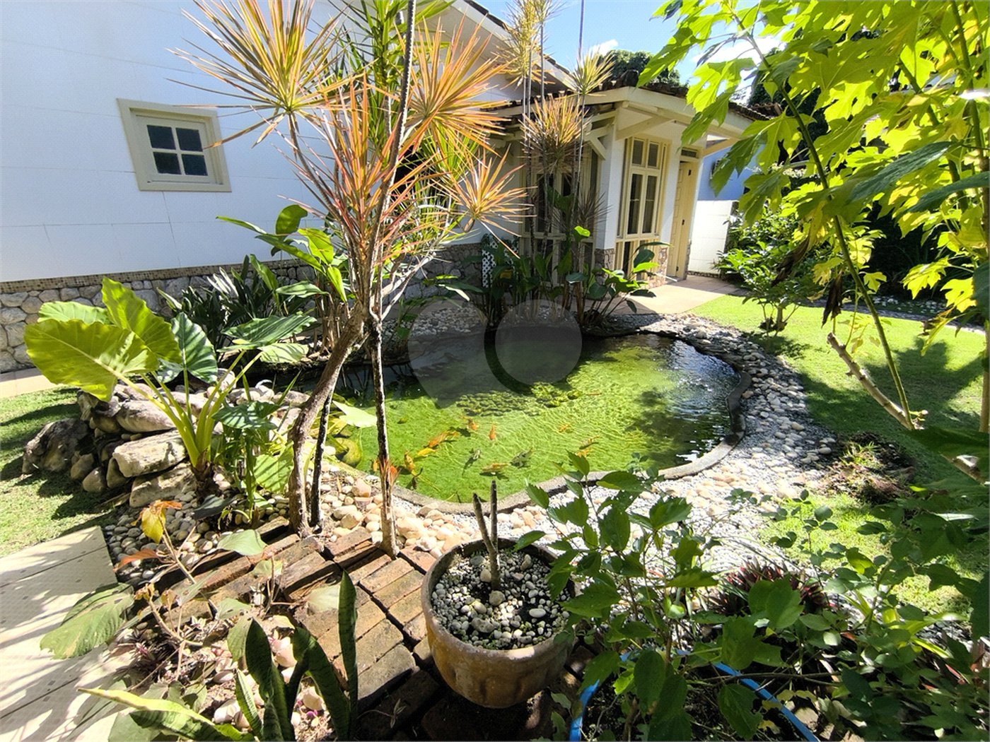 Casa à venda com 4 quartos, sendo 2 suítes, no Centro, Santa Cruz Cabrália, BA