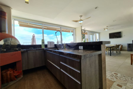 Casa à venda ou para alugar com 4 suítes no condomínio Residencial Jardim Primavera, Louveira - SP