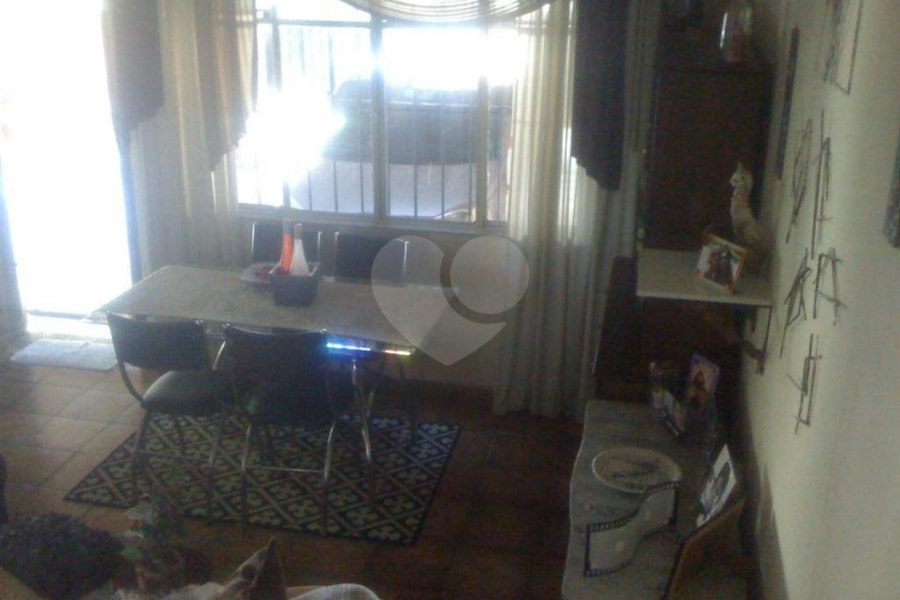 Sobrado à venda com 4 quartos, sendo 1 suíte, em Jardim Peri, São Paulo, SP