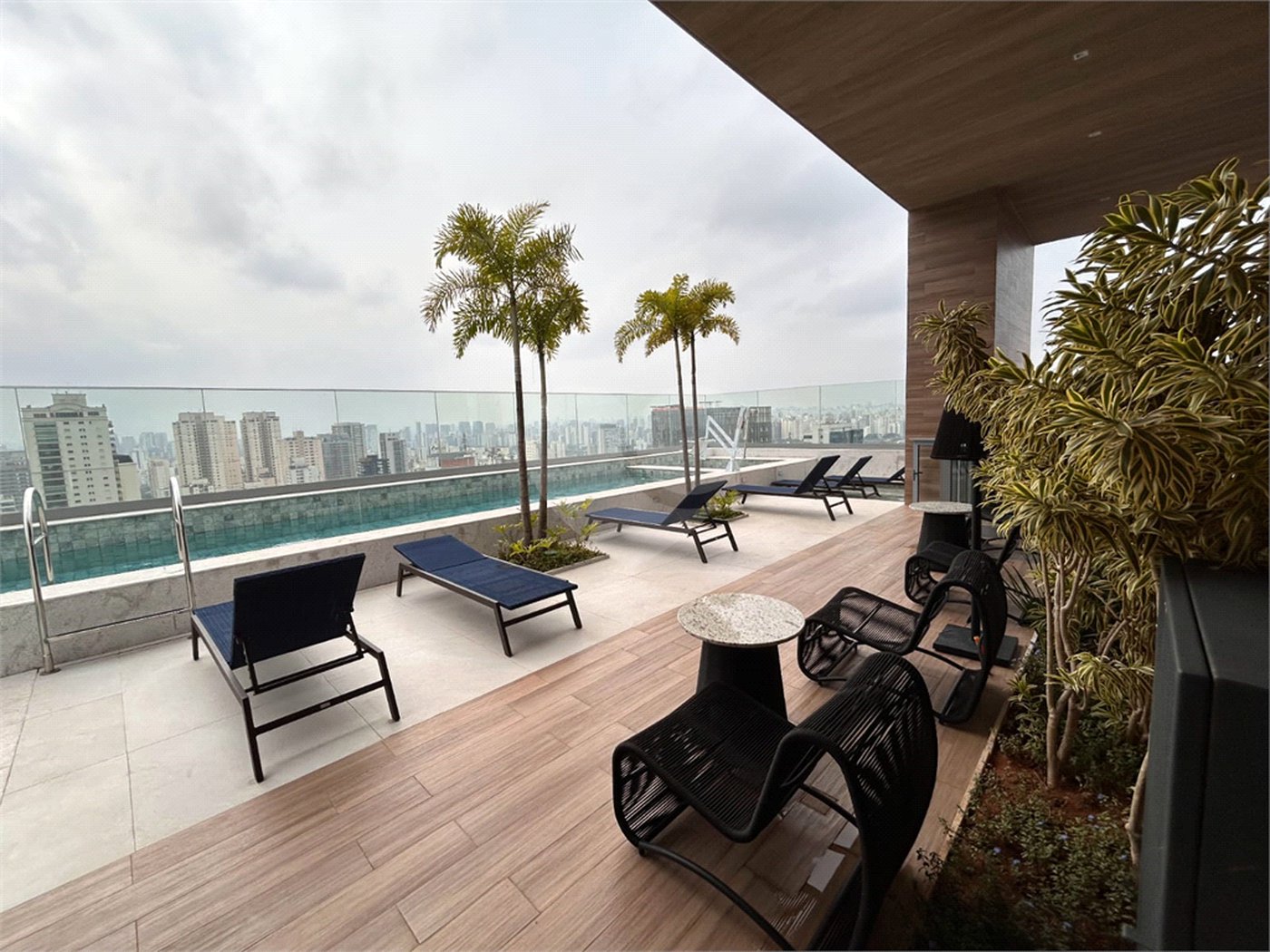 Apartamento à venda com 2 suítes em Campo Belo, São Paulo, SP