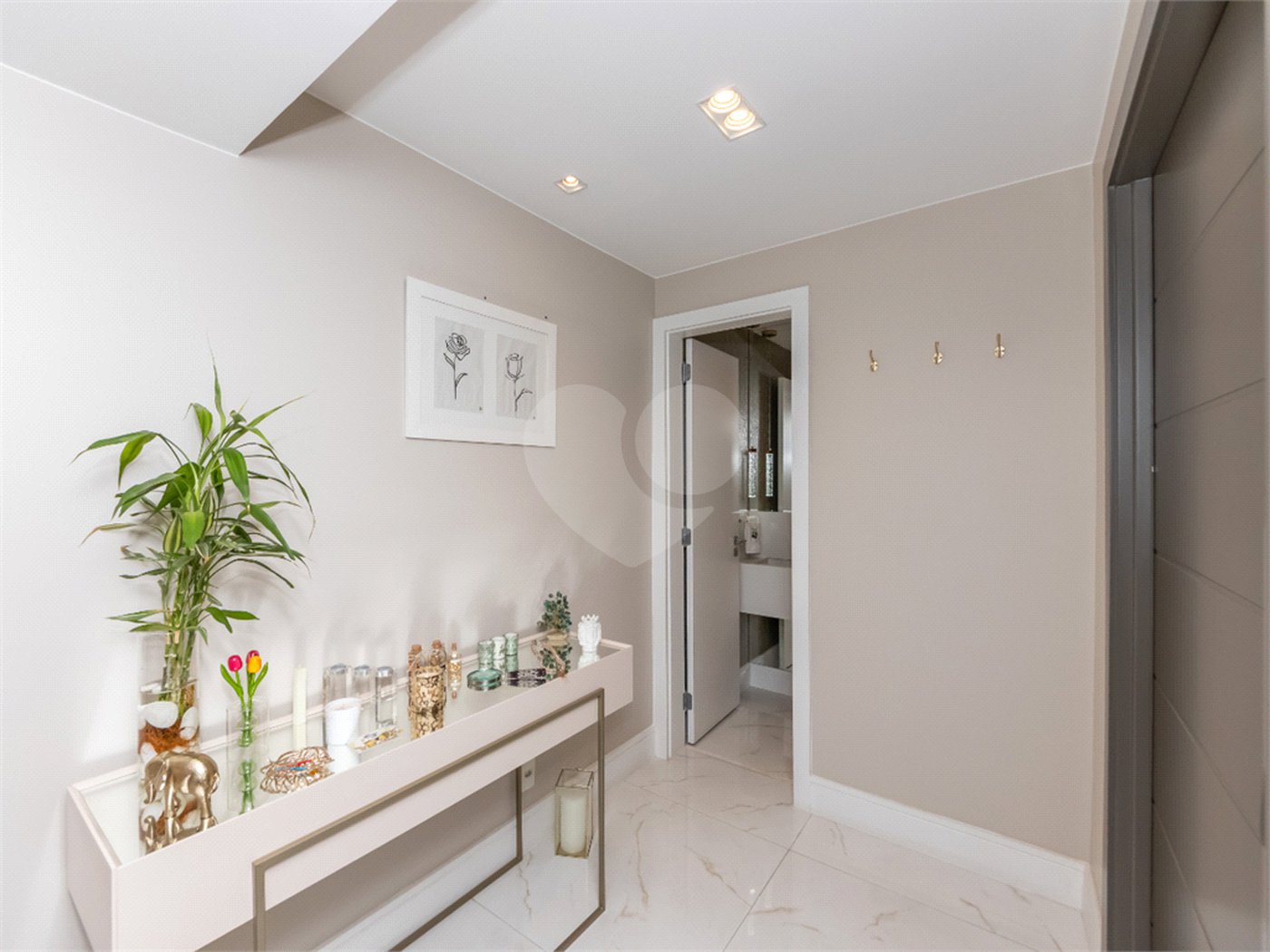 Apartamento à venda com 4 quartos, sendo 3 suítes, em Brooklin Paulista, São Paulo, SP