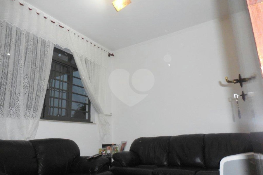 Casa à venda com 3 quartos, sendo 1 suíte, em Piraporinha, Diadema, SP