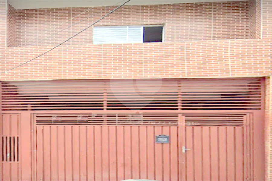 Sobrado à venda com 3 quartos no Brasilândia, São Paulo, SP