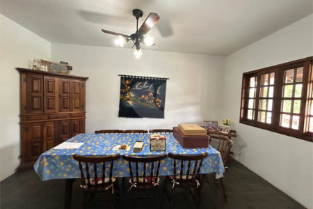 Casa à venda com 5 quartos, sendo 3 suítes, no condomínio Estância Marambaia, Vinhedo - SP
