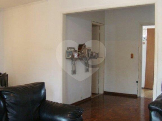 Sobrado à venda com 3 quartos, sendo 1 suíte,  em Parque Peruche, São Paulo, SP