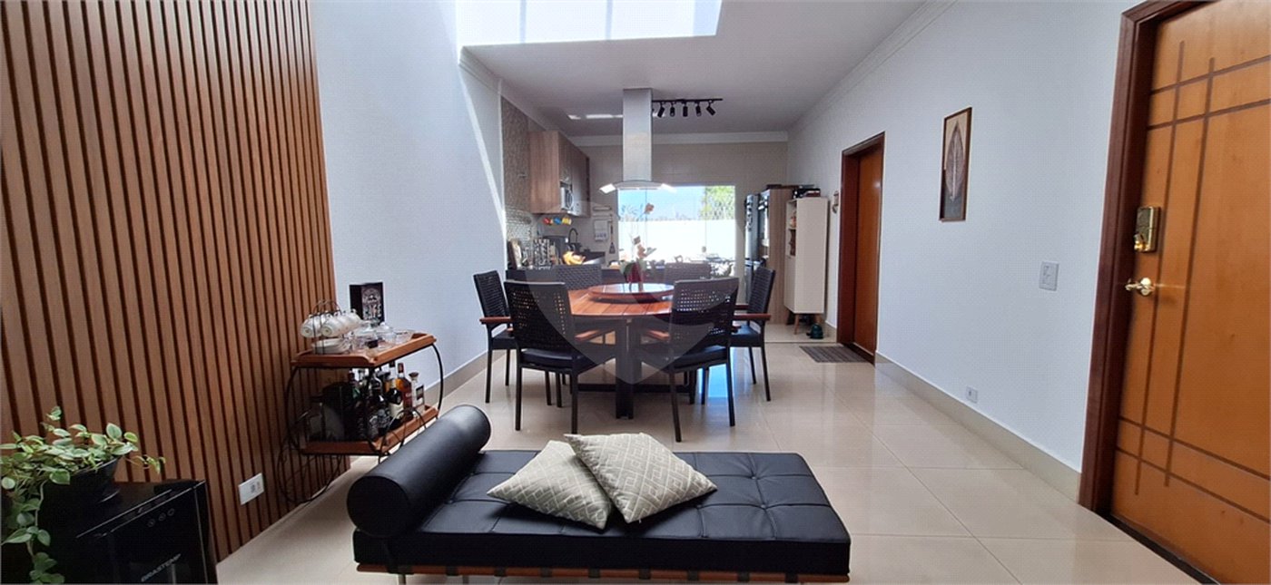Casa à venda com 3 quartos, sendo 1 suíte, em Pinheirinho, Vinhedo, SP