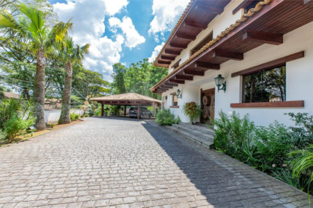 Casa à venda com 4 suítes em Granja Viana, Cotia, SP