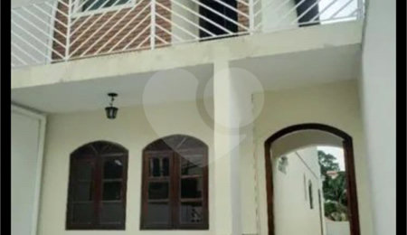 Sobrado à venda com 4 quartos, sendo 1 suíte,  em Tremembé, São Paulo, SP