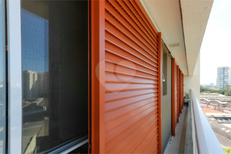Apartamento à venda com 3 quartos, sendo 1 suíte,  em Vila Anastácio, São Paulo, SP