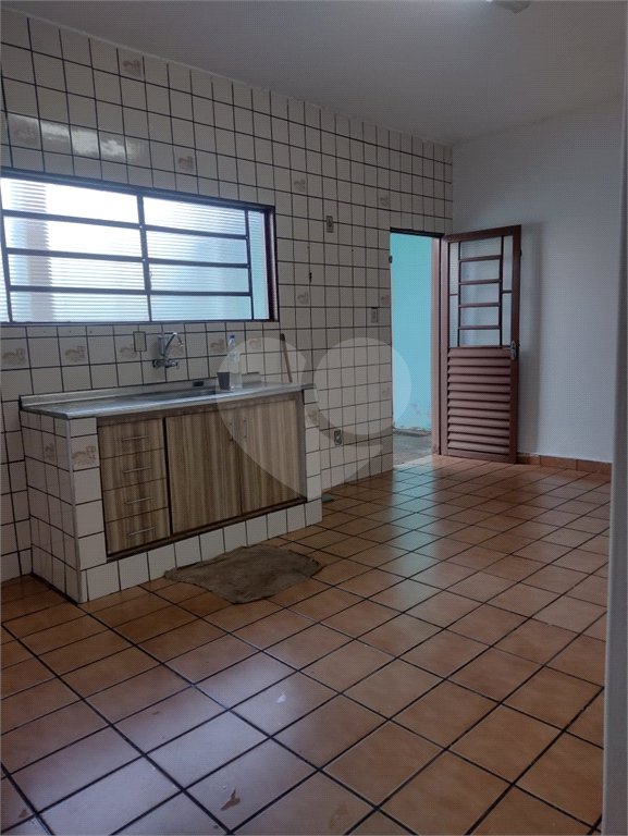 Casa à venda com 2 quartos no Centro, Araraquara, SP
