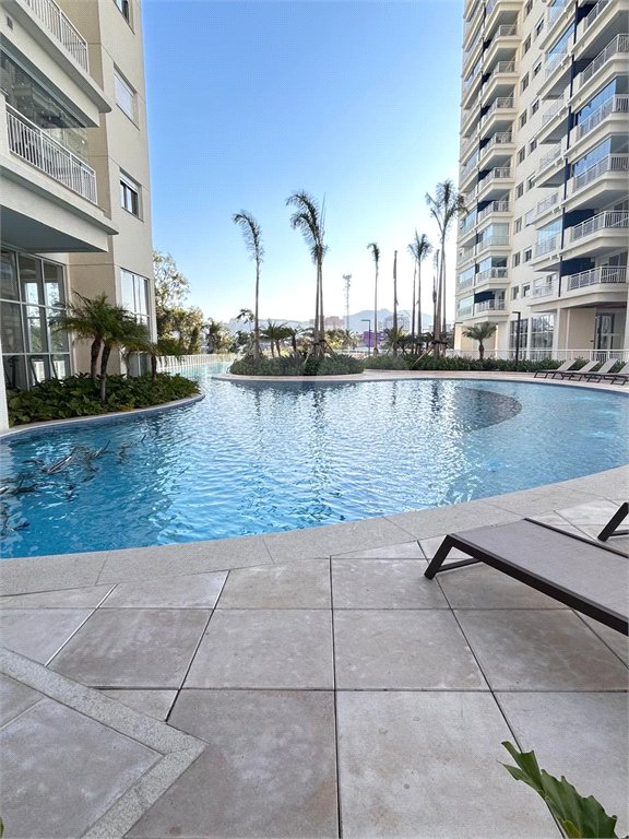 Apartamento à venda com 3 quartos, sendo 1 suíte,  em Barueri, Barueri, SP