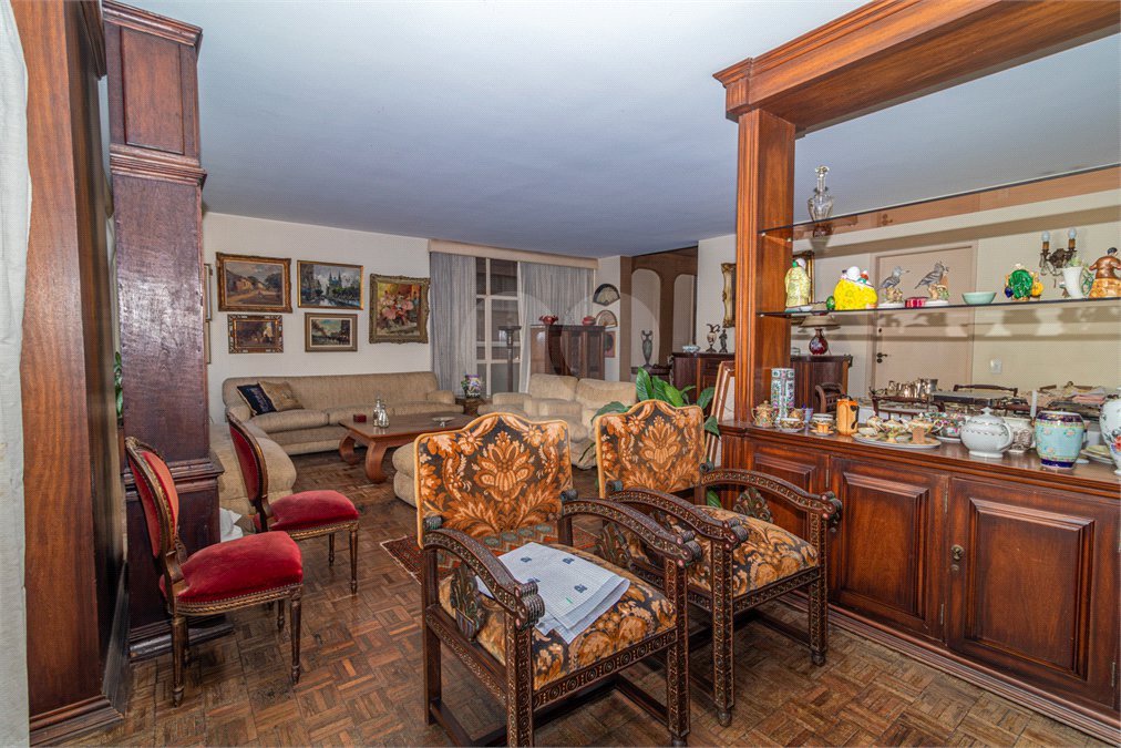 Apartamento à venda com 4 quartos, sendo 1 suíte,  em Higienópolis, São Paulo, SP