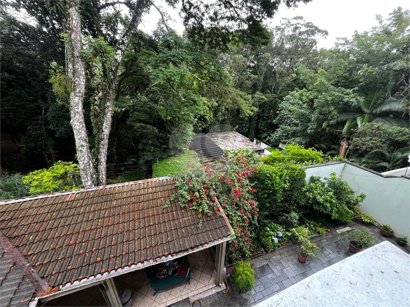 Sobrado à venda com 4 quartos, sendo 1 suíte, em Chácara Monte Alegre, São Paulo, SP