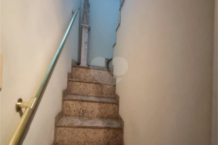 Sobrado à Venda na Aclimação - 150 m² - 2 Salas, 3 Dorms, 2 Vagas.