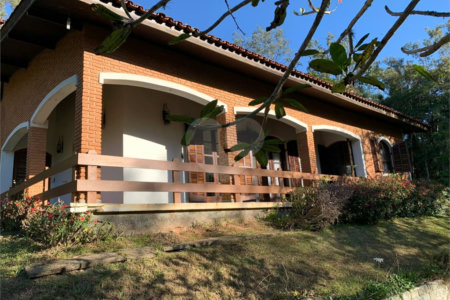 Casa à venda com 4 quartos, sendo 1 suíte, em Portal das Pedras-canedos (batatuba), Piracaia, SP