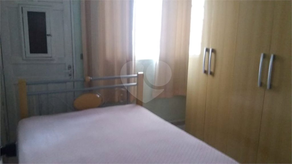 Sobrado à venda com 4 quartos em Jardim Guairaca, São Paulo, SP