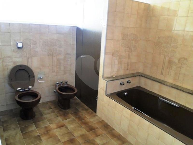 Sobrado à venda com 3 quartos, sendo 1 suíte, em Tremembé, São Paulo, SP