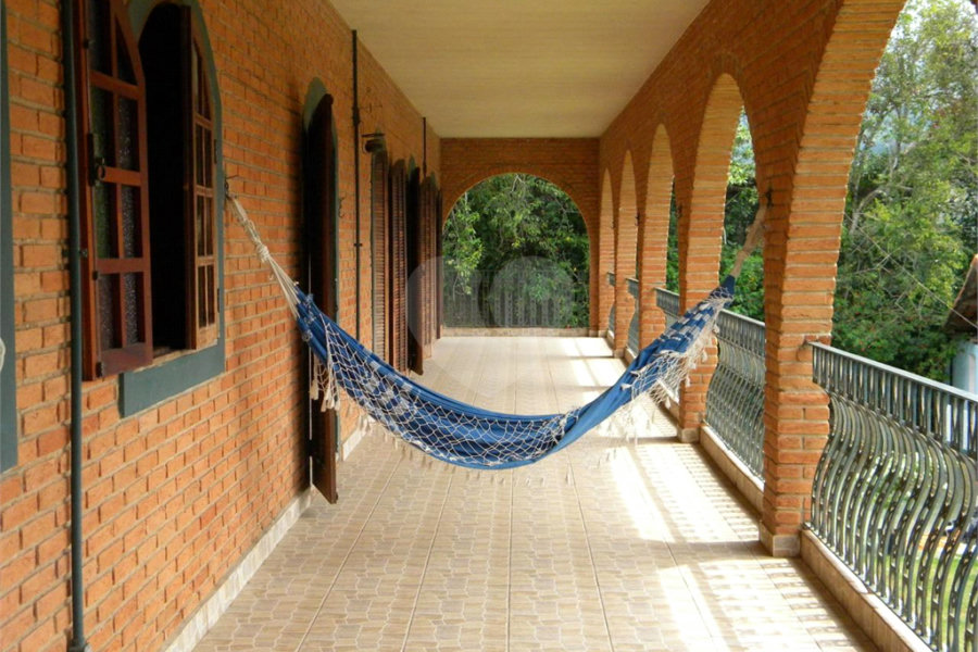 Chácara à venda com 7 quartos, sendo 1 suíte, em Capoavinha, Mairiporã, SP