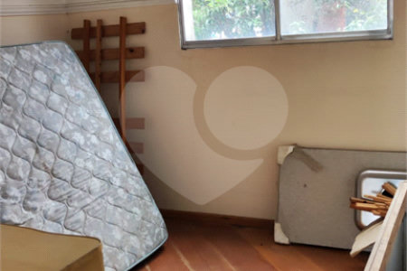 Sobrado à venda com 5 quartos, sendo 3 suítes, em Vila Campestre, São Paulo, SP