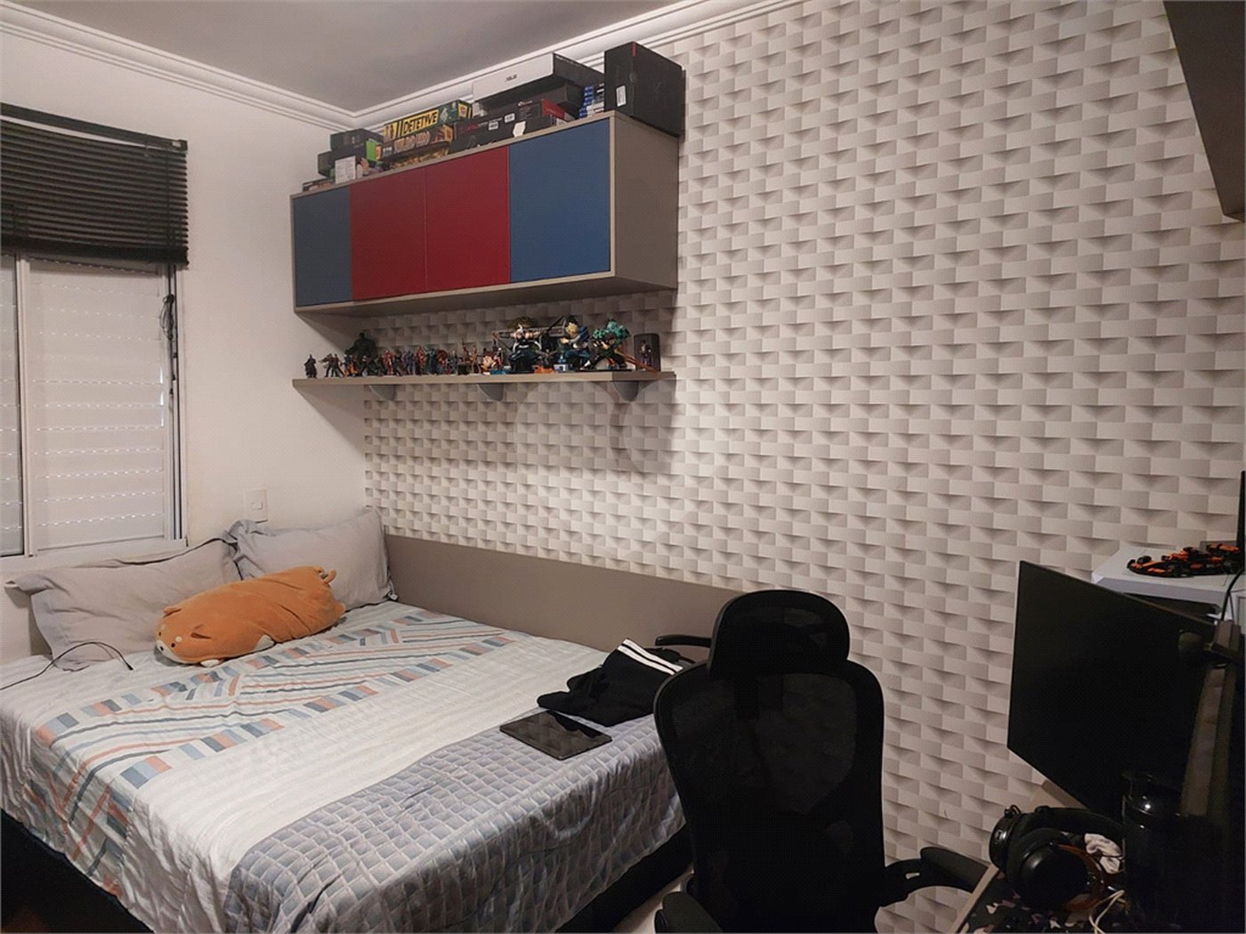 Casa à venda com 3 quartos, sendo 1 suíte, no condomínio Algarve Residencial, São Paulo - SP