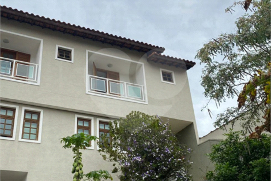 Sobrado à venda com 4 quartos, sendo 1 suíte,  em Palmas do Tremembé, São Paulo, SP