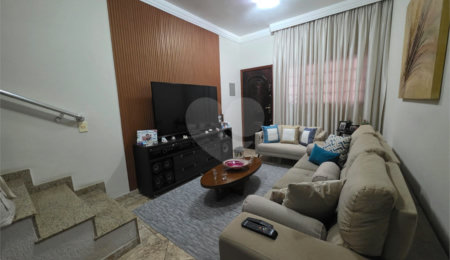 Sobrado à venda com 6 quartos, sendo 3 suítes,  em Santa Teresinha, São Paulo, SP